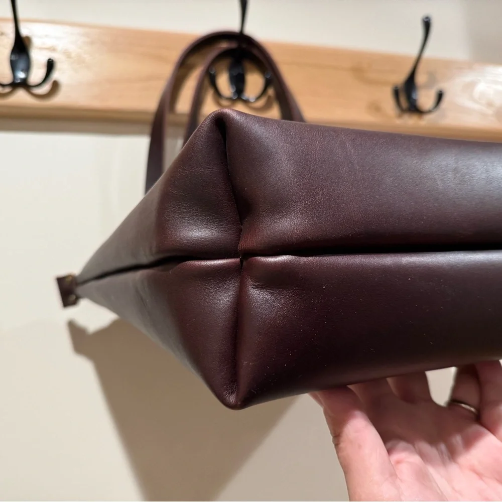 Portland leather small zip Elegant Brown Leather Tote Bag - Picture 4 of 11